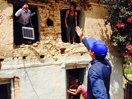 Nepal-Earthquake-Victims-Installing-Solar
