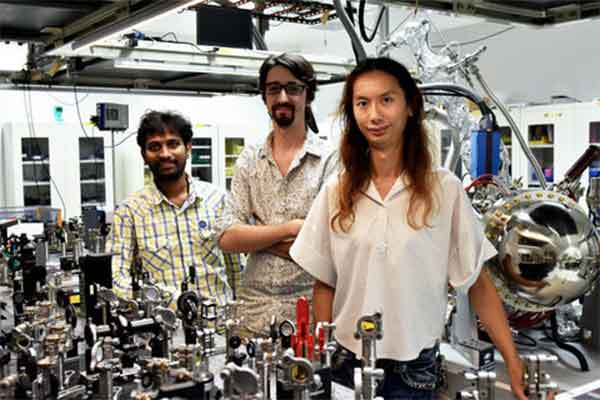 Researchers from the Femtosecond Spectroscopy Unit.