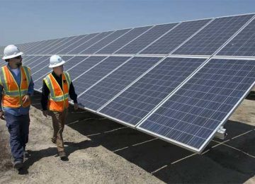 Trade panel recommends varying solar panel import restrictions in the United States