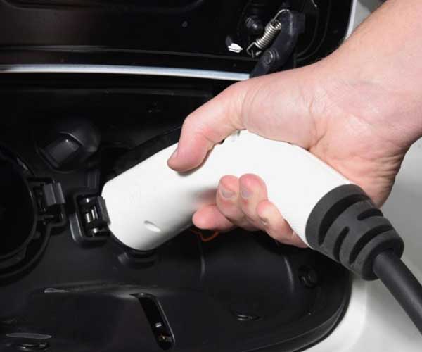 Electric-vehicle-charging-in-cold-temperatures