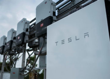 Tesla reports a record quarterly profit of more than $1 billion—installed 85 MW of solar and 1,274 MWh of storage