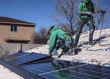 The impact of policies and business models on income equity in rooftop solar adoption