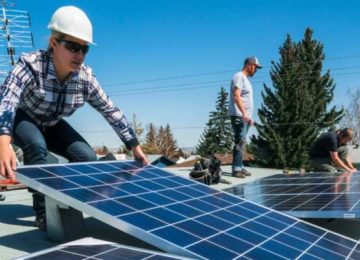Solar panels with 10-year lifespans could make economic sense, says MIT study