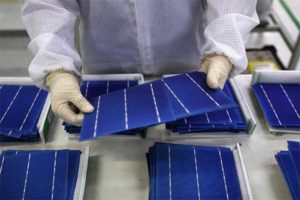 final-inspection-on-solar-cells