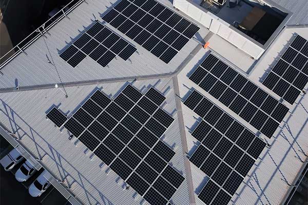 solar-cells-on-a-rooftop-at-Monash-University