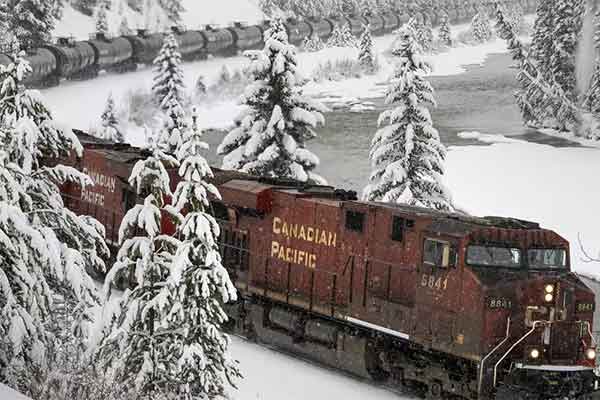 canadian-pacific-train