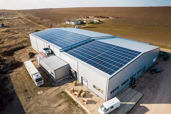 Aerial-view-of-solar-panels-on-roof-of-commercial-manufacturing-building