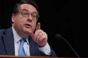 Energy-Minister-Bernard-Drainville-unveiled-on-Tuesday