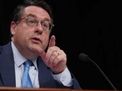 Energy-Minister-Bernard-Drainville-unveiled-on-Tuesday